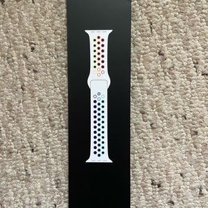 Apple Watch Nike white rainbow sport band 40mm